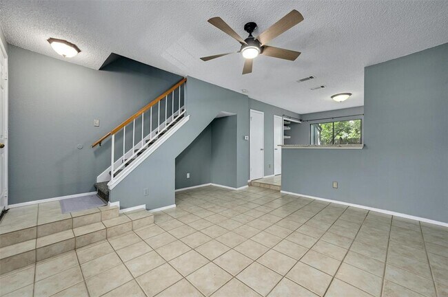 Building Photo - 1411 Gracy Farms Ln