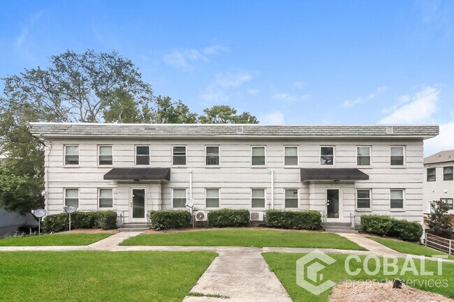 Building Photo - 1982 Rockledge Rd NE