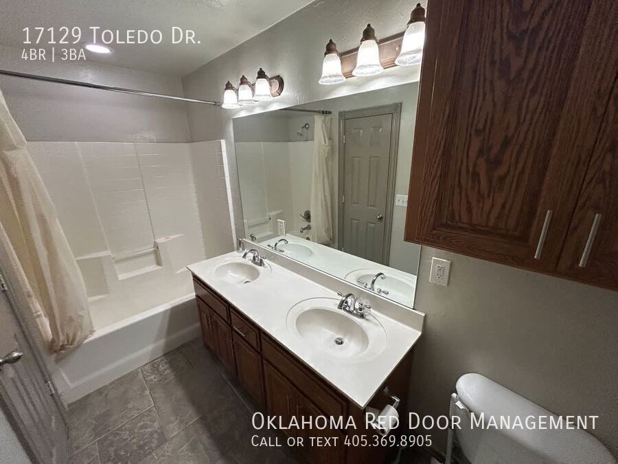 Building Photo - 17129 Toledo Dr