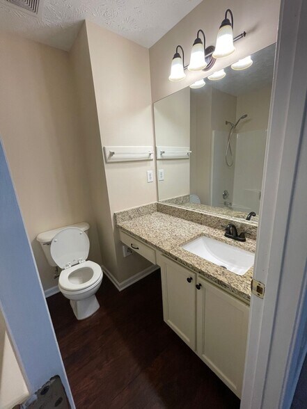Building Photo - 4441 Logan Way