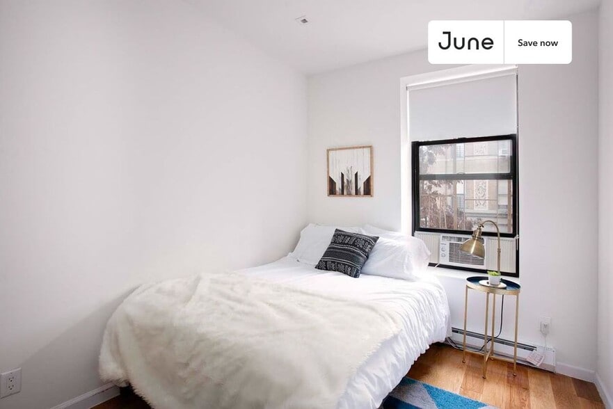 Building Photo - 320 Manhattan Ave