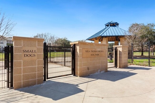 Building Photo - 11623 Waldemar Dr