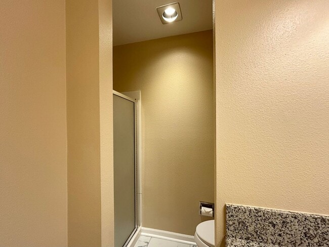 Building Photo - Serene 2 Bed, 2 Bath Updated Hidden Gem!
