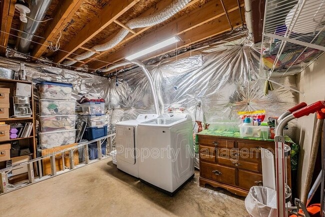 Building Photo - 9564 Basilwood Dr
