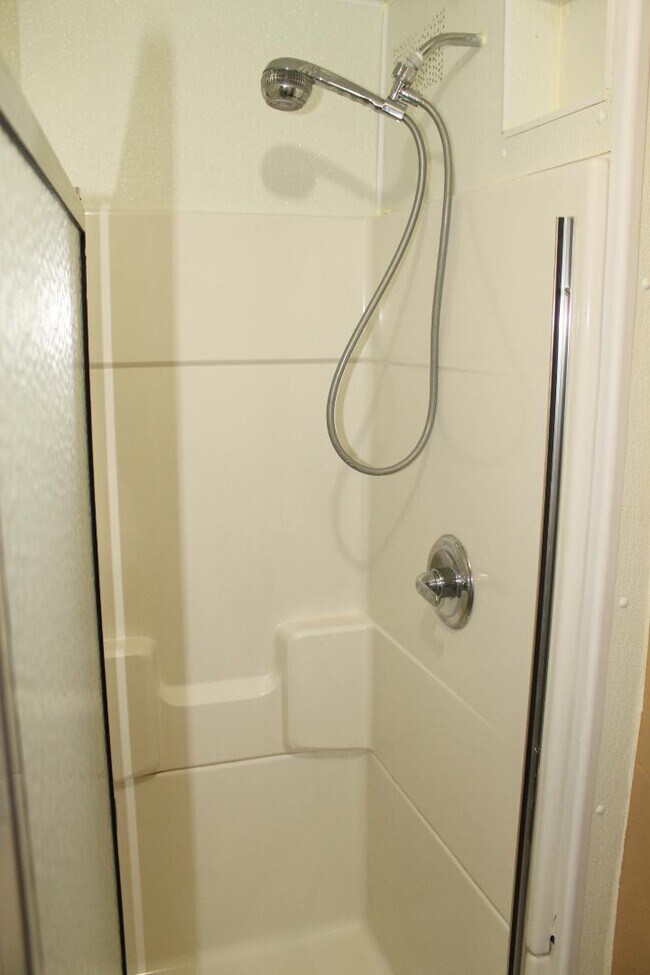 Building Photo - 20 N Willow St