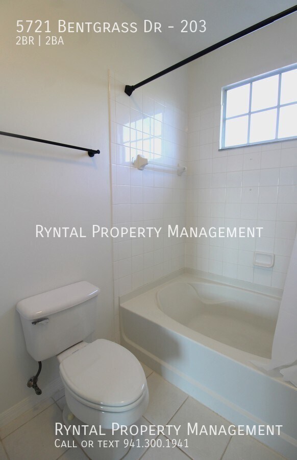 Building Photo - 5721 Bentgrass Dr