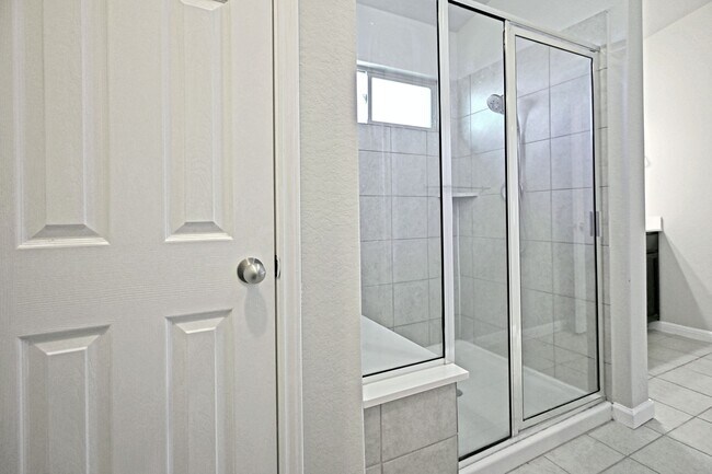 Building Photo - 2510 Diamondback Trail