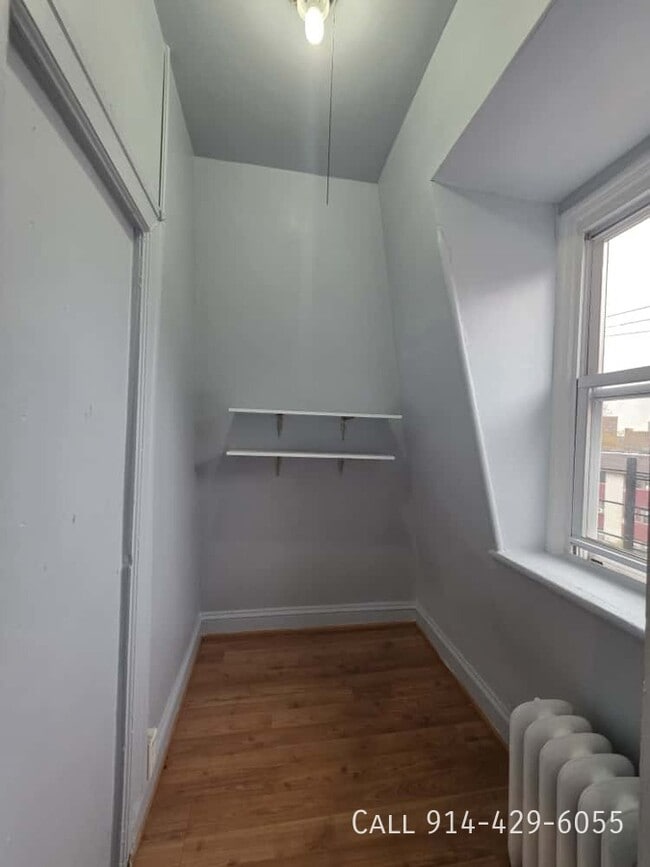 Building Photo - 118 Waverly St