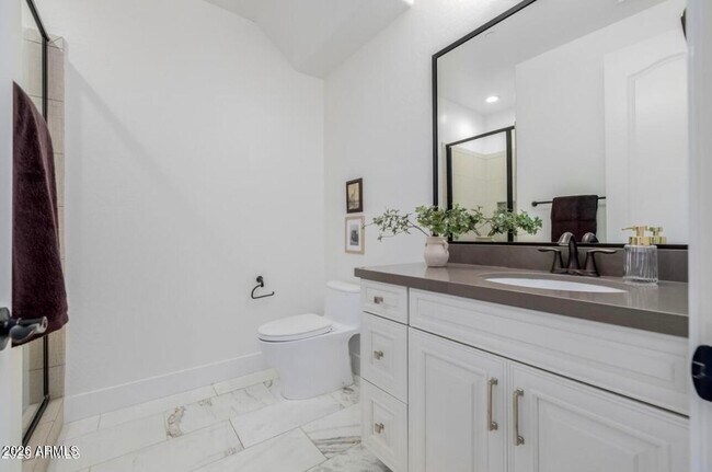 Building Photo - 2931 Madison Vistas Dr