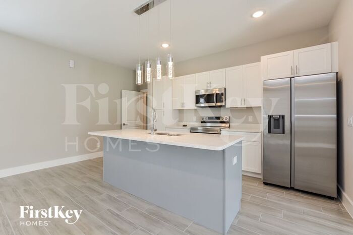 Building Photo - 330 Athabasca Pl