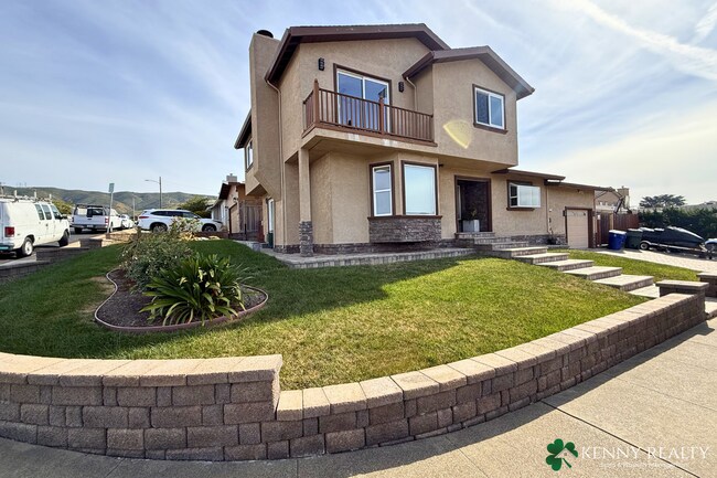 Building Photo - Beautifully Remodeled 4 Bed Home with Loft + Prime Location