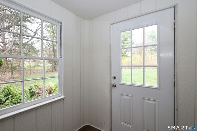 Building Photo - 121 Westport Rd