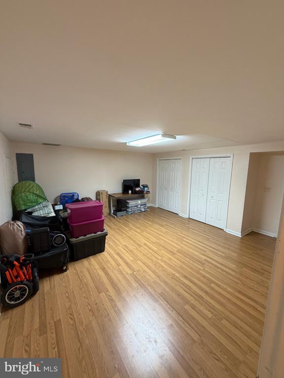 Building Photo - 281 Tall Oak Dr