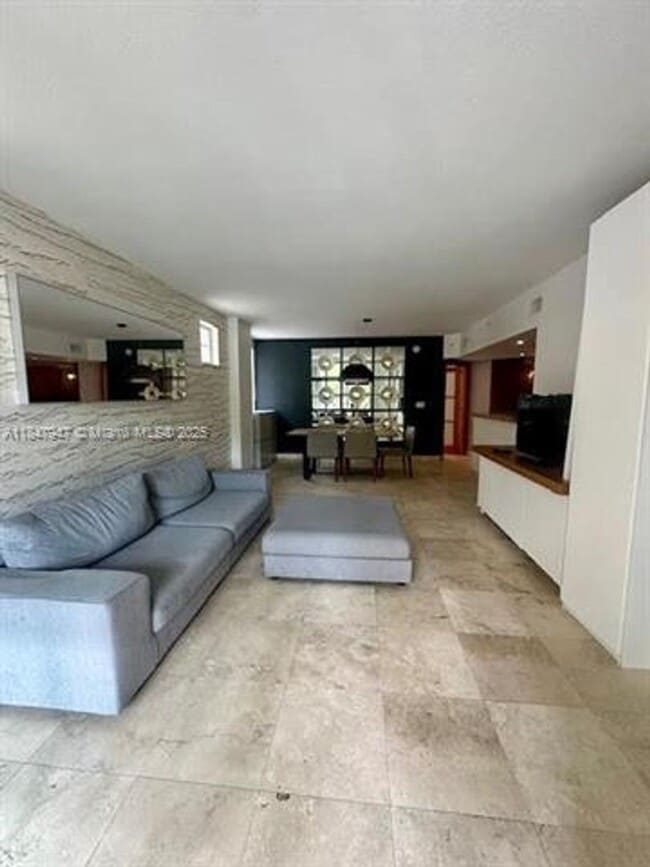 Building Photo - 140 Meridian Ave