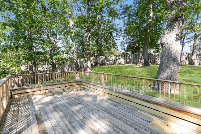 Building Photo - 2 Lucha Ct