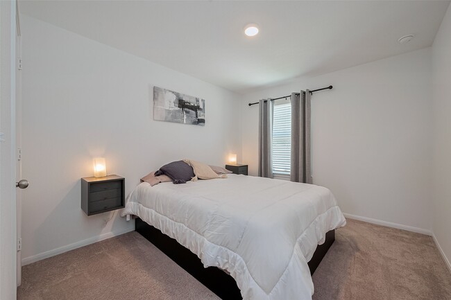 Building Photo - 17711 Vernonia Ln