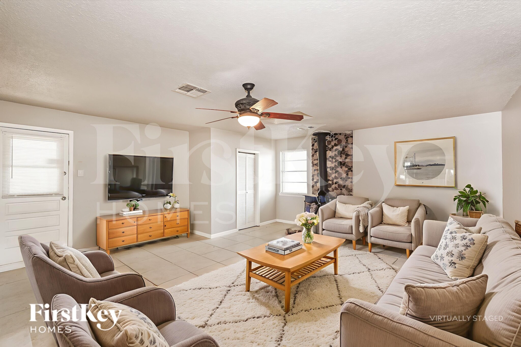 Building Photo - 2202 Fairfax Dr