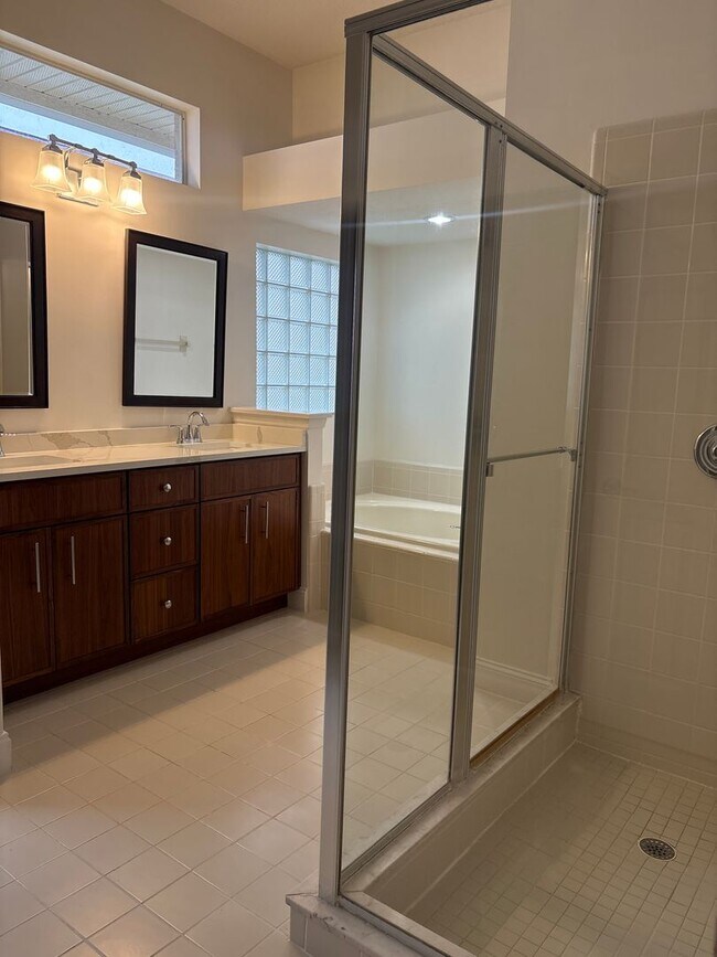 Building Photo - 2415 Raven Croft Ct