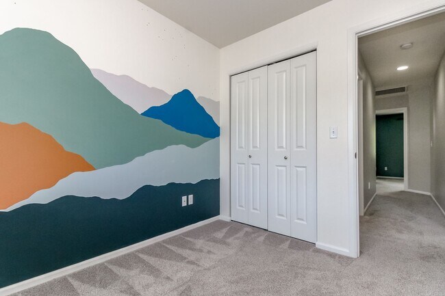 Building Photo - 3684 London Loop NE