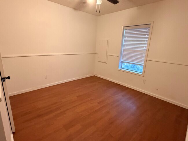 Building Photo - 1111 S Interurban St