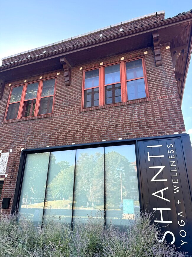 Building Photo - 2601 S Kingshighway Blvd