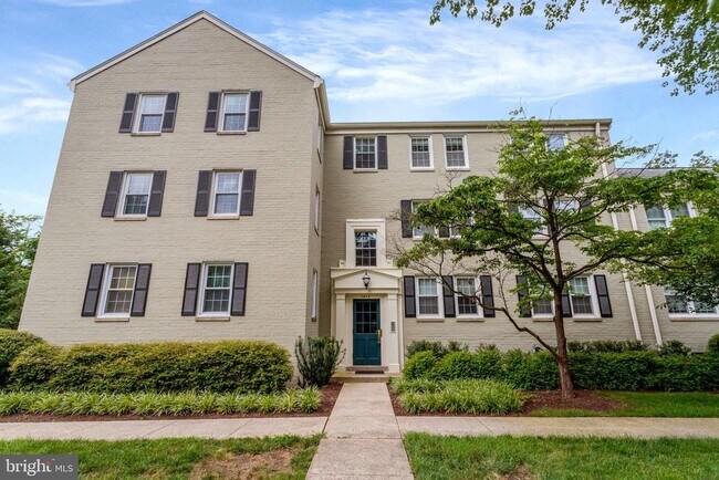 Building Photo - 1413 Belle View Blvd