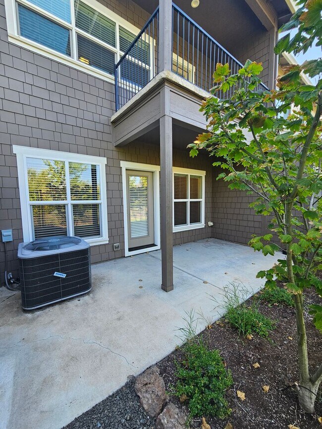 Building Photo - 3593 Juanipero Way
