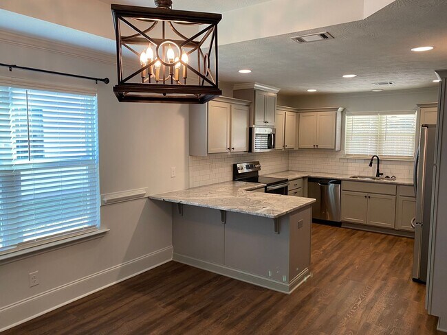 Building Photo - 3632 Kearsley St