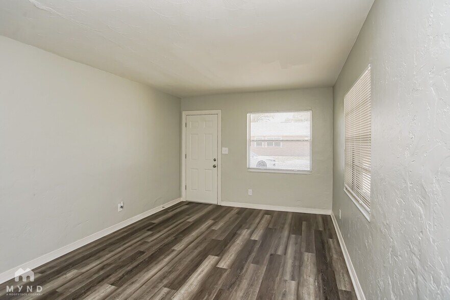 Building Photo - 1826 45th St S