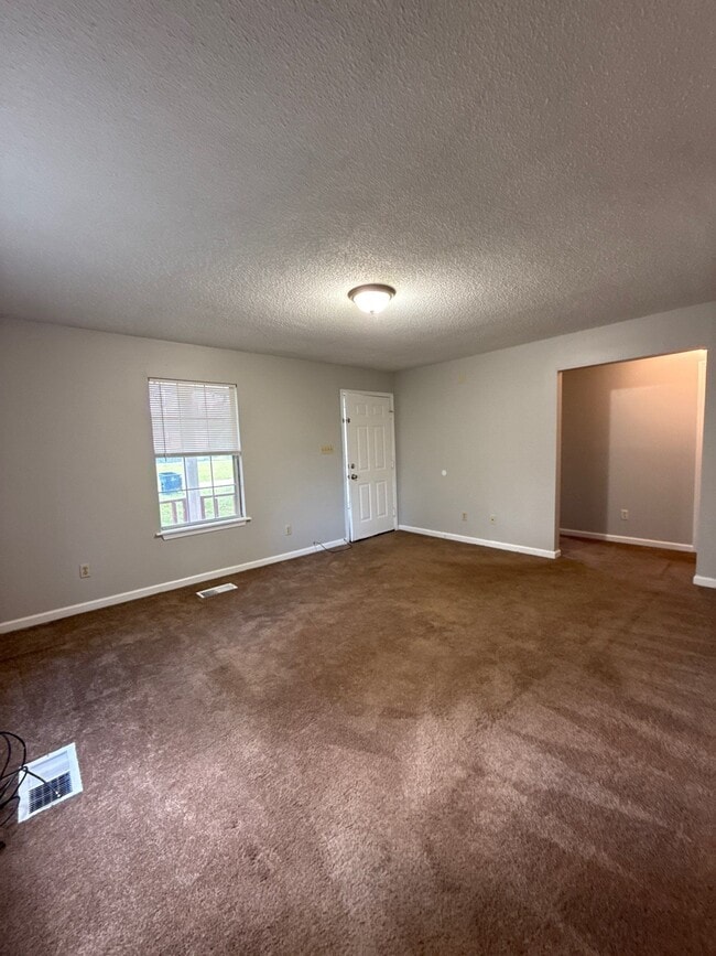 Building Photo - 114 Tuxedo Dr
