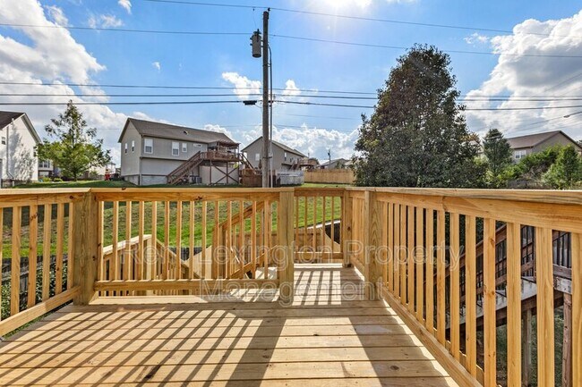 Building Photo - 412 John Sutherland Dr