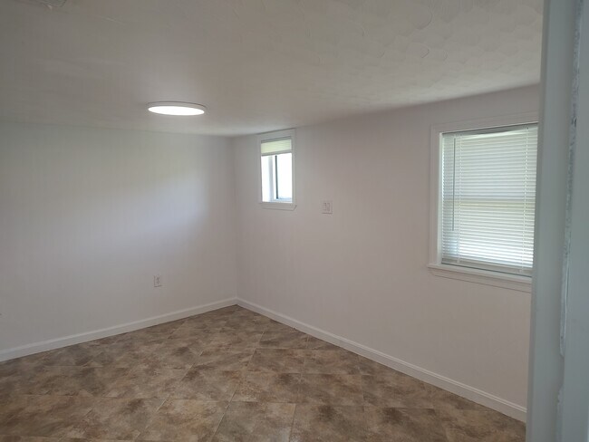 Third BR - 4011 Bandy Rd