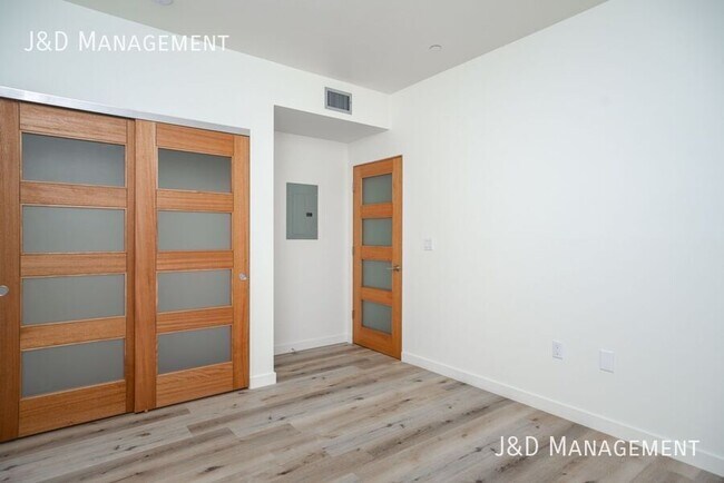 Building Photo - 3333 Reynard Way