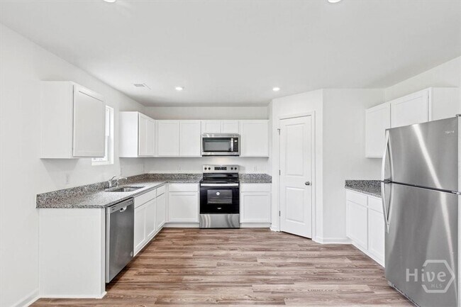 Building Photo - 217 Foster St