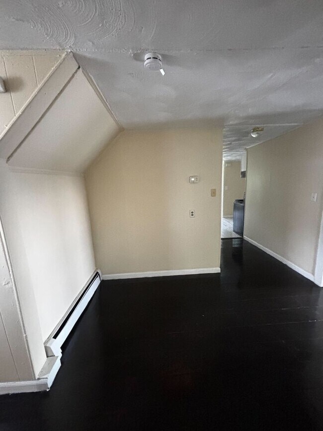 Building Photo - 37 Hotchkiss St