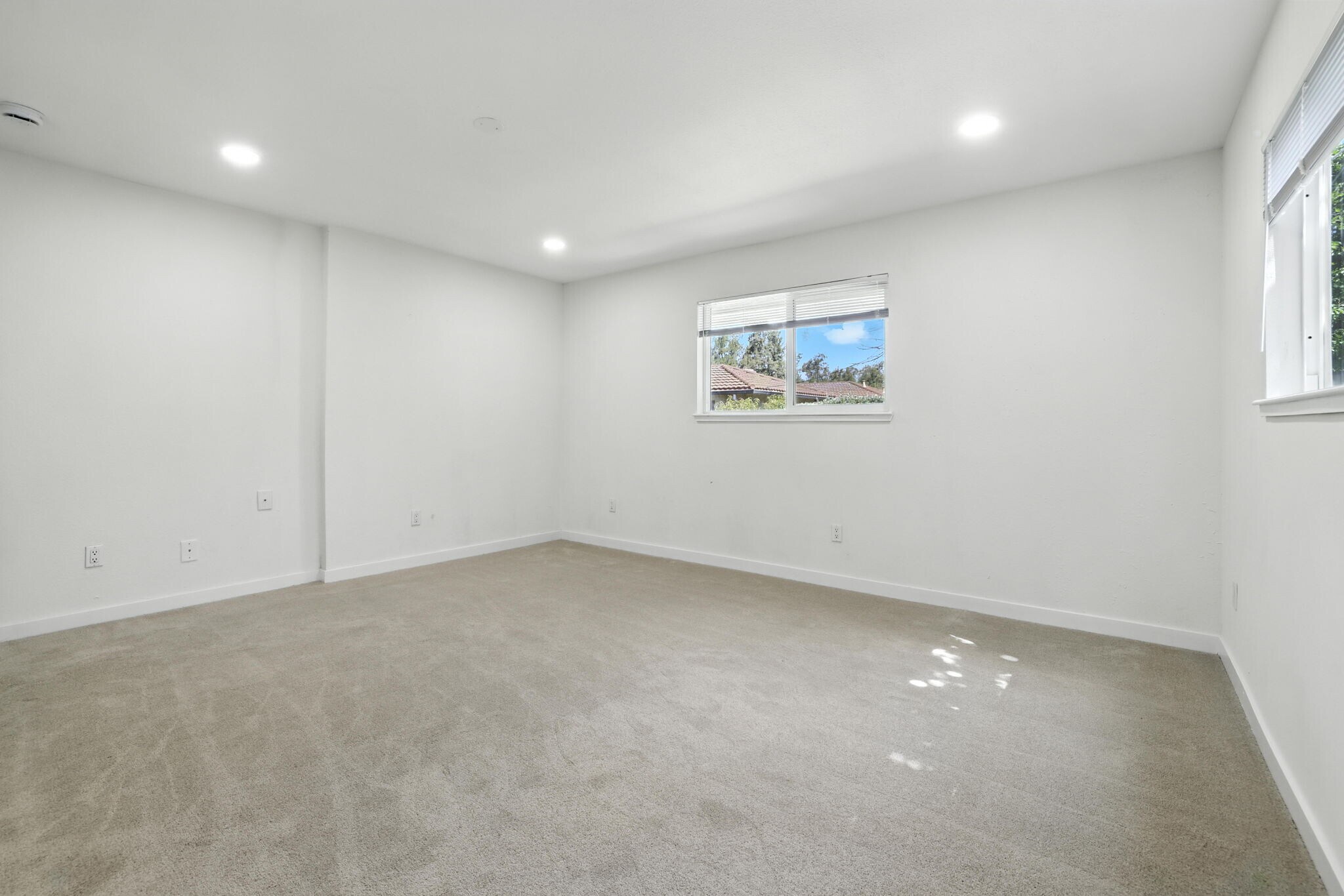 Building Photo - 2051 56th Ave