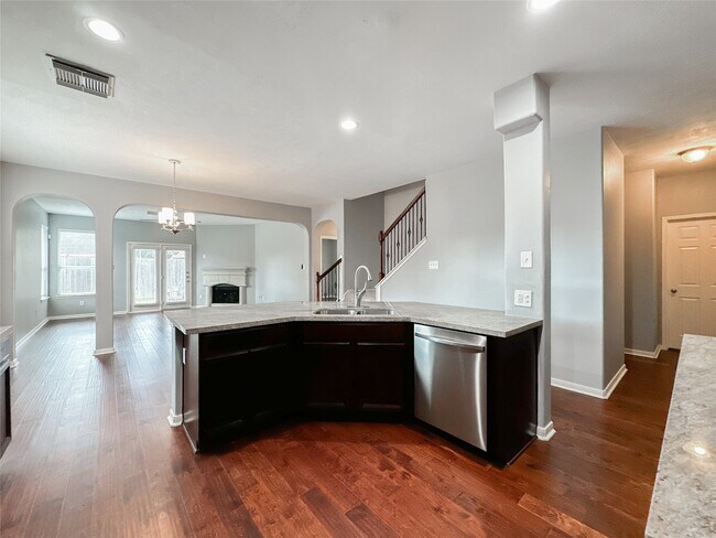 Building Photo - 6810 Summer Bridge Ln