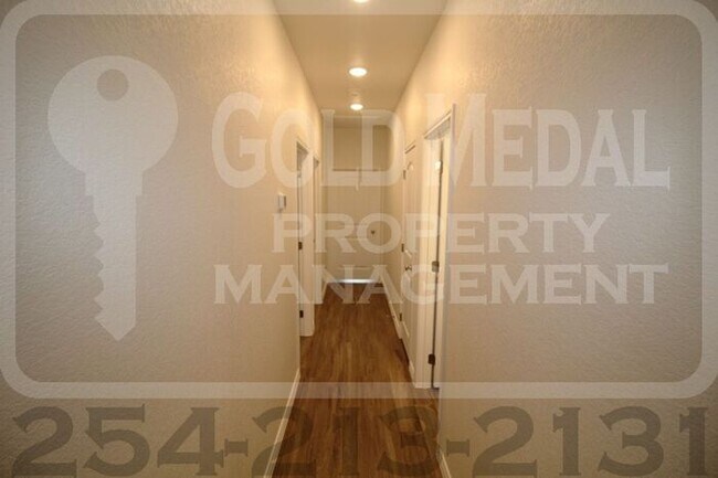 Building Photo - 5105 Red Rose Xing