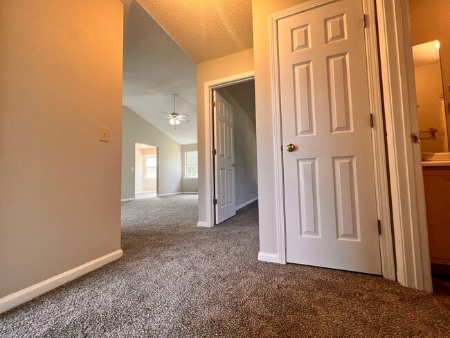 Building Photo - AVAILABLE LATE AUGUST | RECENTLY RENOVATED...