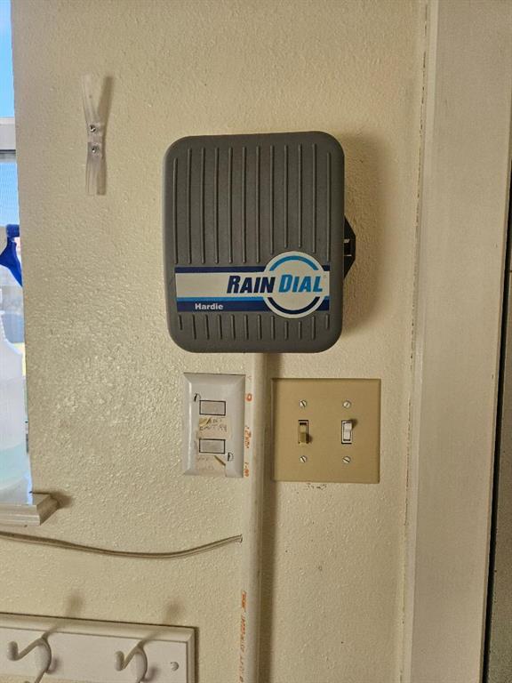 Building Photo - 710 N Avenue C