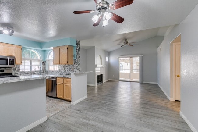 Building Photo - Updated 2-Bedroom Condo with Fireplace