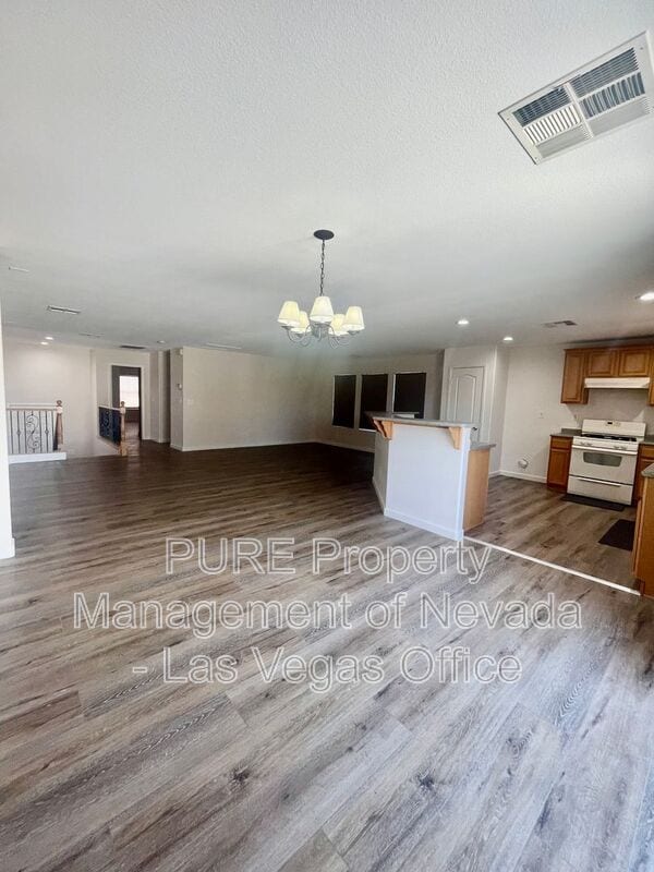 Building Photo - 102 La Padania Ave