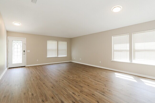 Building Photo - 7114 Tarpon Ct