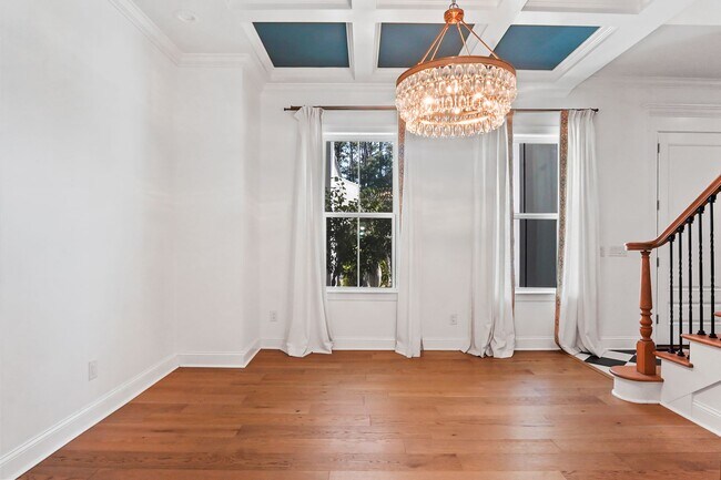 Building Photo - Pool/ Waterfront/ Custom Home in Waterways!