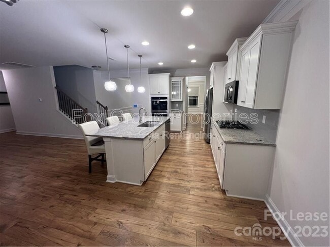 Building Photo - 345 Preston Rd