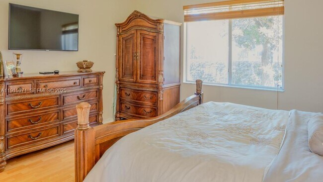 Building Photo - 1701 SE 17th Ave