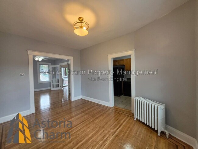 Building Photo - 3016 Pelham Ave
