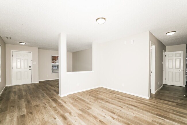 Building Photo - 8117 Retreat Ln