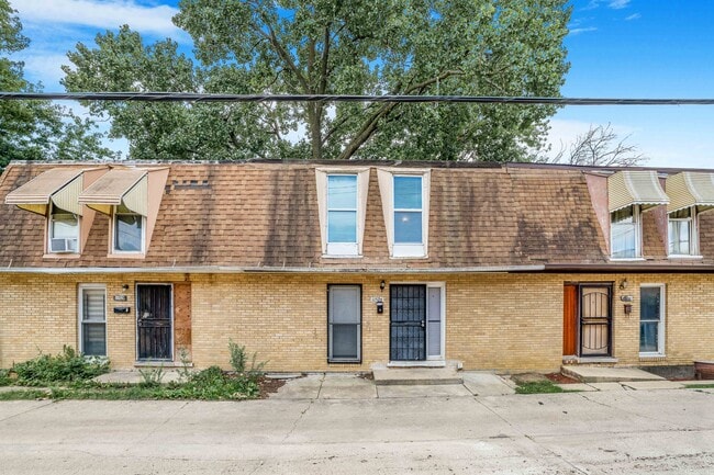 Building Photo - 11526 S Racine Ave