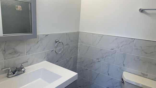 Building Photo - 2427 Washington Ave